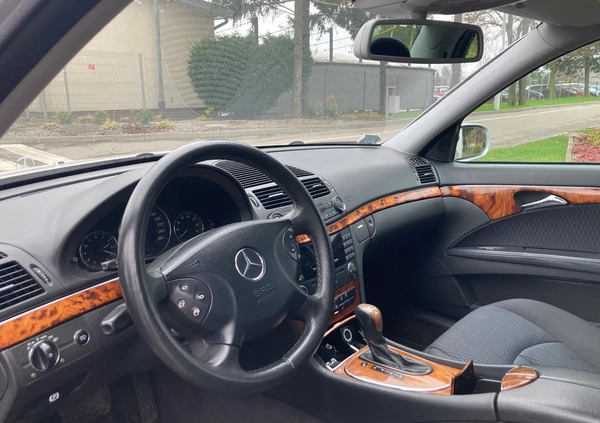 Mercedes-Benz Klasa E cena 15000 przebieg: 651770, rok produkcji 2004 z Jarosław małe 22